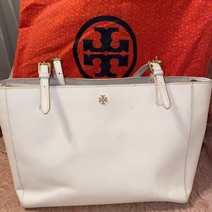 ***SOLD*** Authentic Tory Burch York Tote